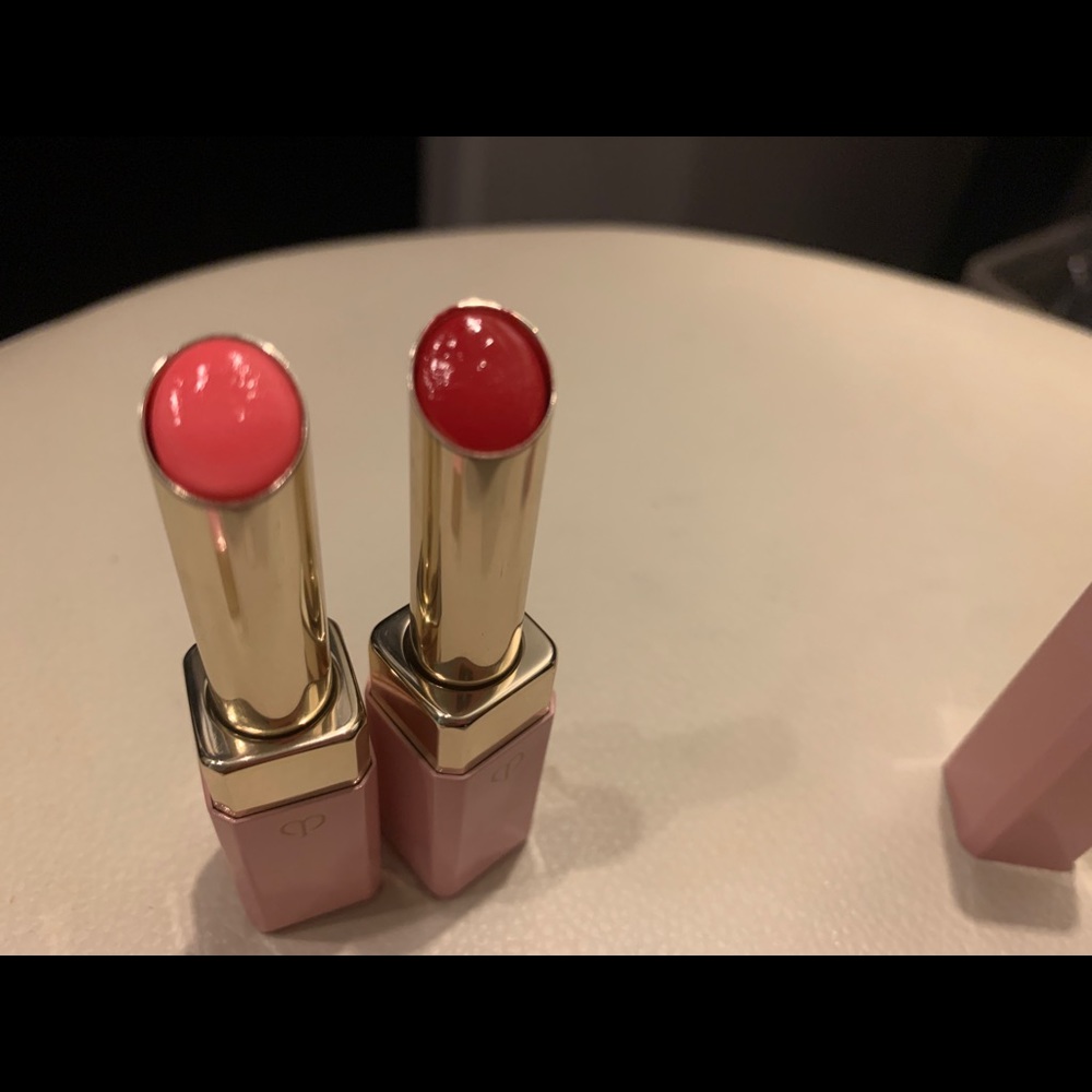 ONLY PINK !!!!Cle de peau  beauty lip glorifiers